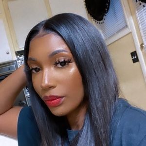 Meet your Posher, Alexia